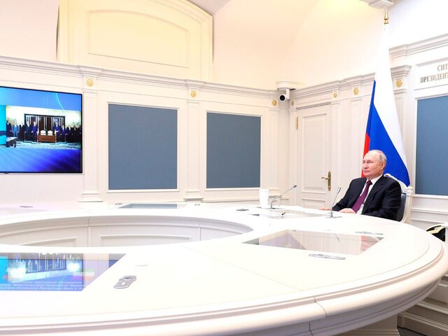 Путин принял участие в церемонии подписания договора о железной дороге Решт – Астара