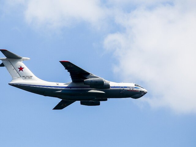 Российский истребитель Су-27 сопроводил самолеты США над Балтийским морем