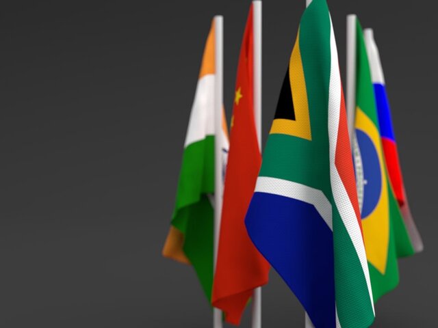Россия на должном уровне примет участие в саммите БРИКС в ЮАР в августе – Песков