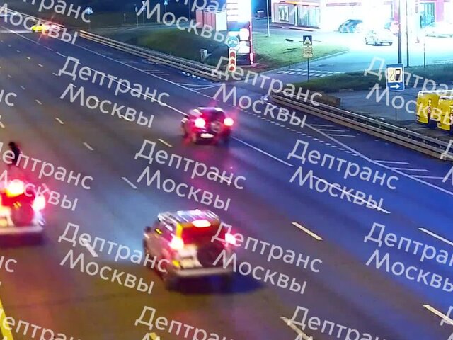 Авария затруднила движение на МКАД в районе шоссе Энтузиастов