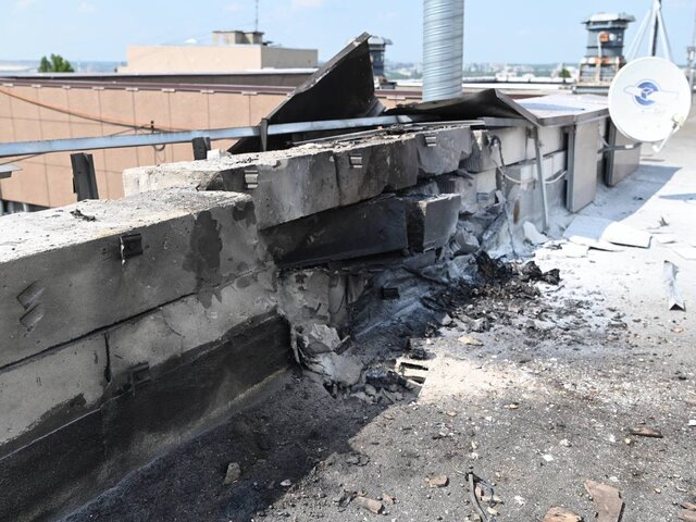 В Белгороде на офисное здание упал БПЛА с последующим возгоранием