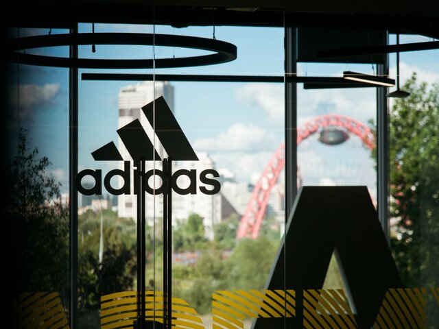Компании FLO Retailing и Daher Group намерены купить точки Adidas в России – СМИ