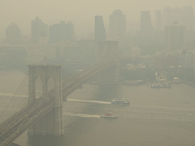 Высокий уровень загрязнения воздуха зафиксировали в ряде штатов США из-за пожаров в Канаде