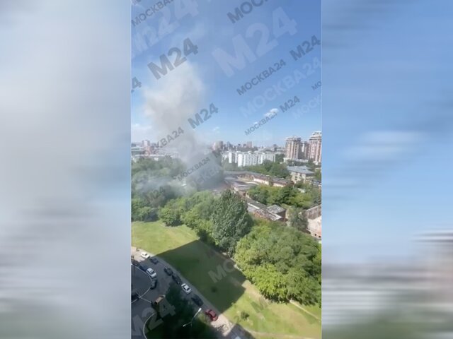 Спасатели ликвидировали возгорание в гаражах на севере Москвы