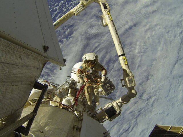 Следующий выход российских космонавтов в открытый космос пройдет 22 июня