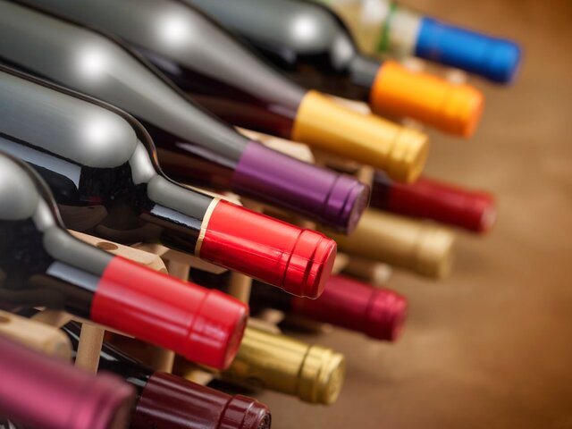 В МВД выступили против эксперимента по онлайн-продаже вина через сайт 