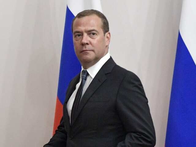 Медведев заявил, что при столкновении сильнейших армий мира победителей не будет