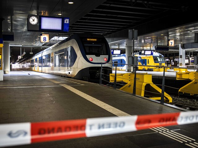 Пассажирский и товарный поезда столкнулись в Нидерландах – CМИ