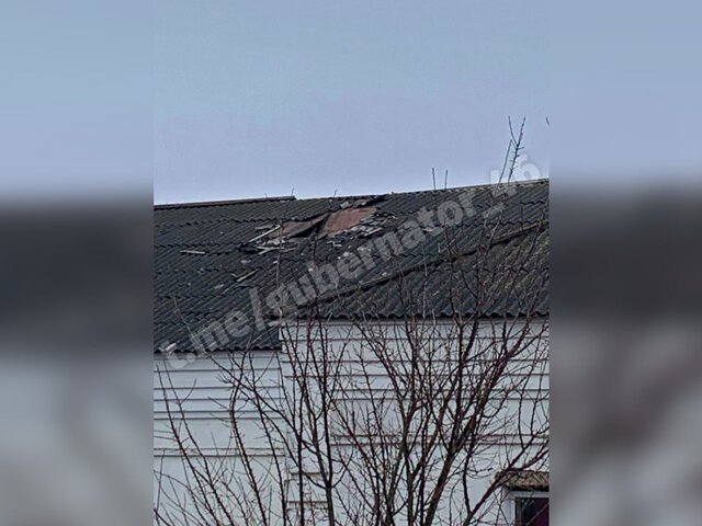 Взрывное устройство сбросили на крышу дома культуры в селе Дроновка Курской области