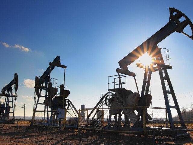 Россия продлит сокращение добычи нефти до конца года