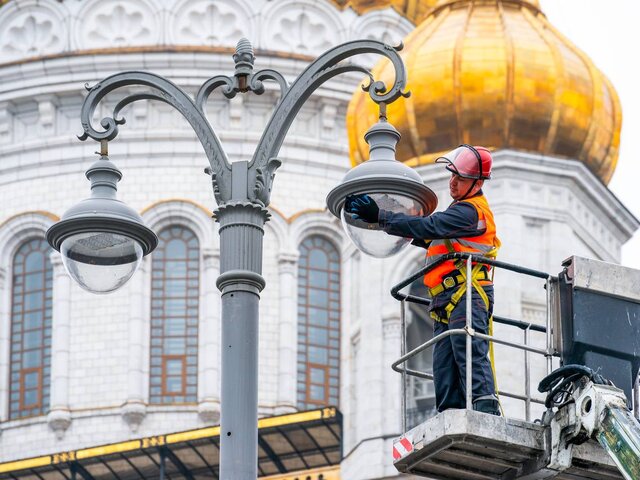Более 500 тыс элементов наружного освещения в Москве промоют и покрасят в апреле