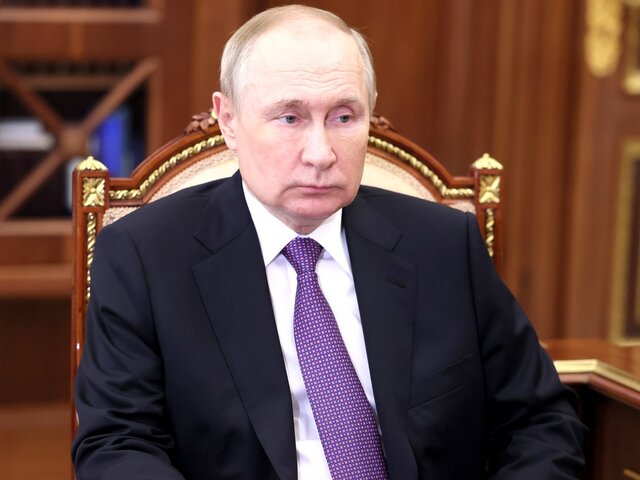 Песков пообещал своевременно сообщить о месте работы Путина 4 мая