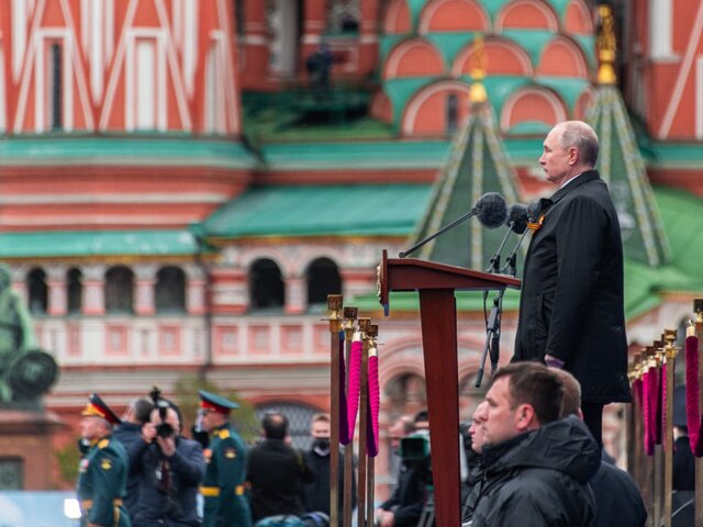 Путин выступит на параде Победы 9 мая – Песков