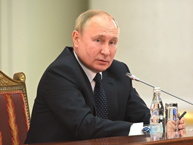 Путин потребовал срочно решить проблему с заторами на админгранице ЛНР