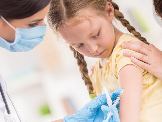 Депздрав заявил о надежности и безопасности вакцин против кори в Москве