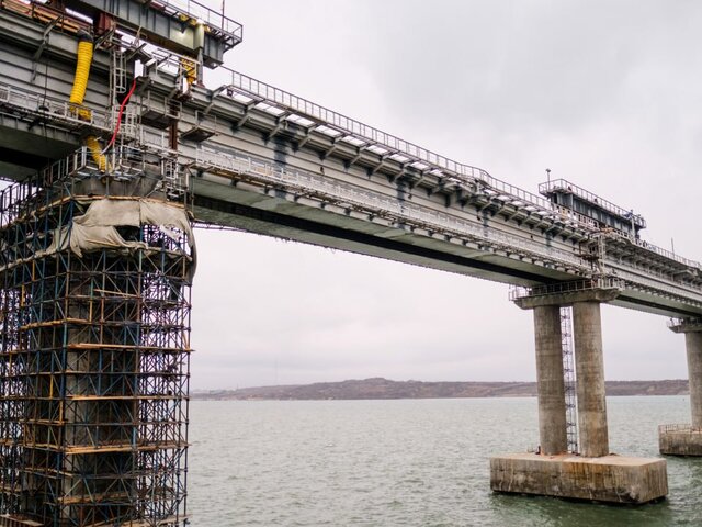 Движение по восстанавливаемой ж/д части Крымского моста запустят досрочно