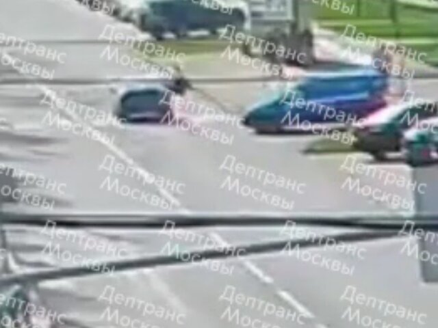 Автомобиль сбил ребенка на самокате на Алтайской улице в Москве