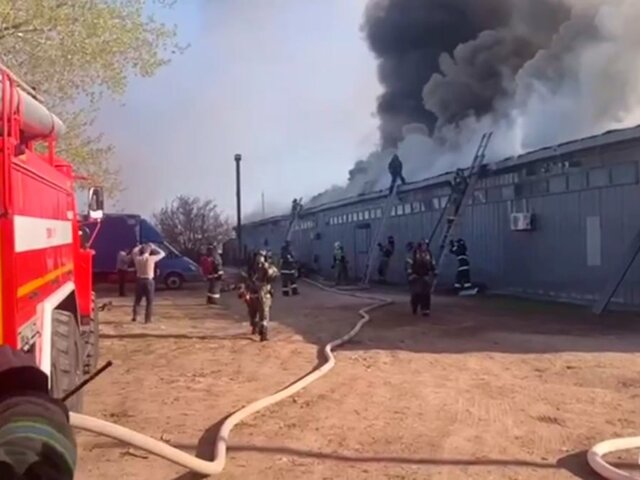 Пожар на мебельной фабрике произошел в Ульяновске