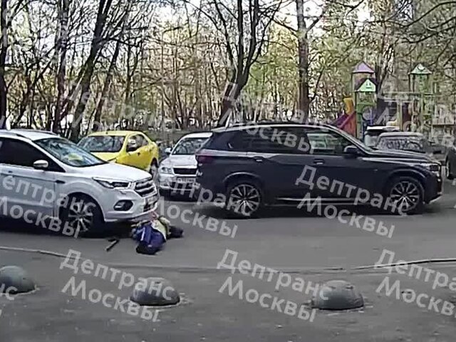 Пенсионерка скончалась после наезда автомобиля на северо-западе Москвы