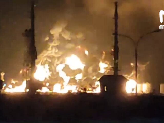 В Севастополе заявили, что пожар на резервуаре с топливом не угрожает гражданским объектам