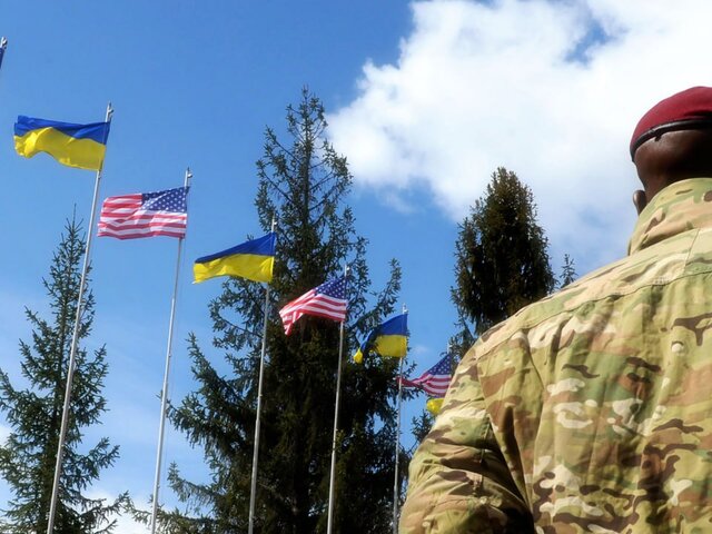 Экс-разведчик США заявил, что Киев останется без поддержки Вашингтона