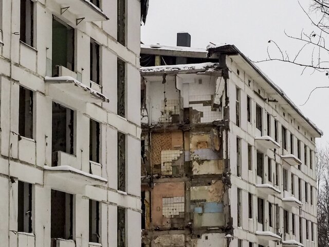 Почти 40 старых домов снесли в Москве по программе реновации с начала года