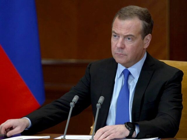 Медведев прокомментировал приостановку участия РФ в ДСНВ