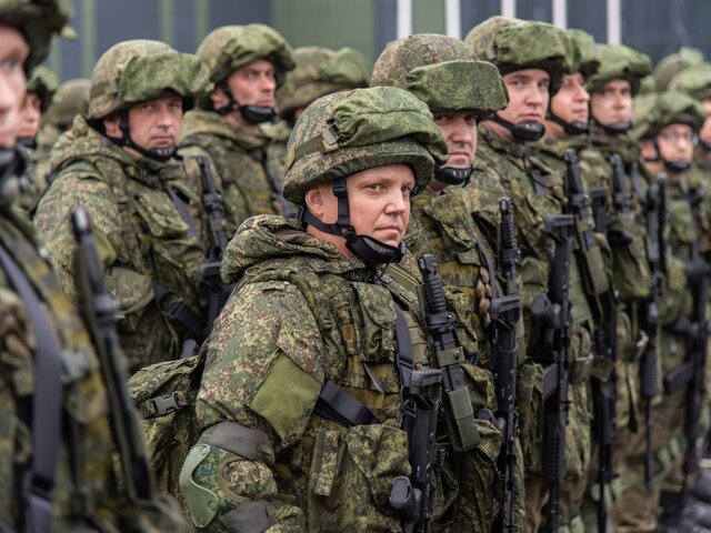 Путин поручил установить для военнослужащих двухнедельный отпуск раз в полгода