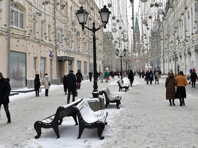 Синоптик рассказала, когда в Москве растает снег