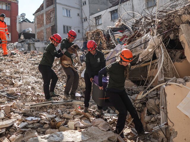 Число погибших при новых землетрясениях в Турции увеличилось до 6 – СМИ