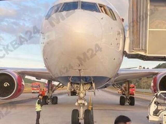 Российские туристы не смогли вылететь из Пхукета из-за взрыва шасси у самолета