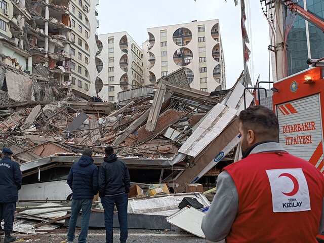 Эрдоган назвал землетрясение в Турции крупнейшим ударом стихии с 1939 года