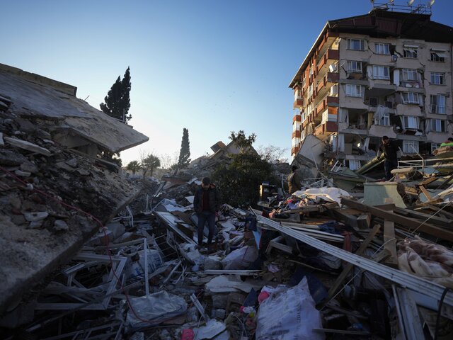 Число погибших после землетрясения в Турции превысило 12 тысяч человек