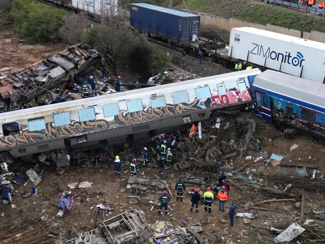Число жертв в Греции после столкновения поездов достигло 36