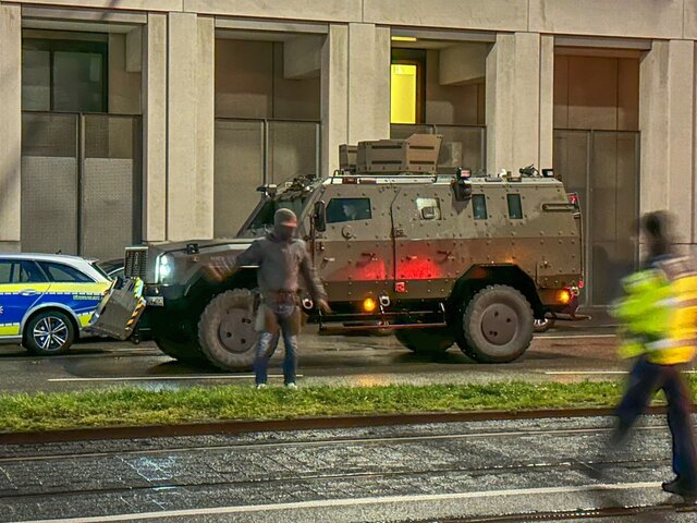 Полиция задержала неизвестного, взявшего заложников в немецком Карлсруэ