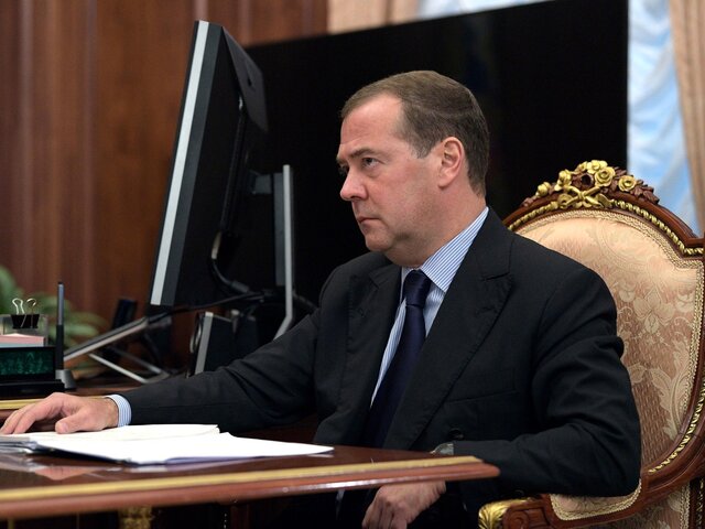 Медведев ответил на обращение посольства США к россиянам