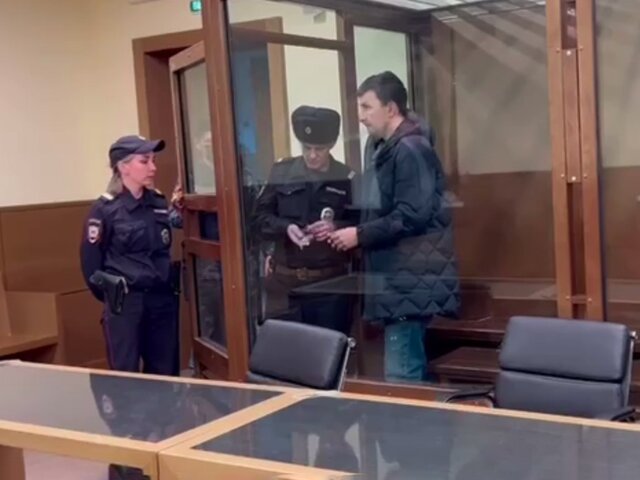 Москвича, сбившего насмерть человека на остановке, отправили под домашний арест