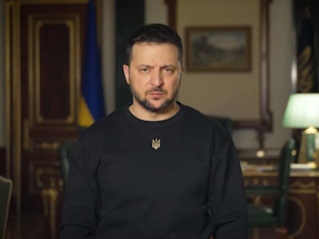 Переводчица Зеленского перепутала слова и попросила у США денег на "преступления" Киева