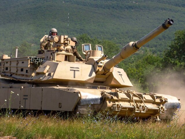США отрицают очевидное, если не считают поставки танков Киеву эскалацией – Рябков