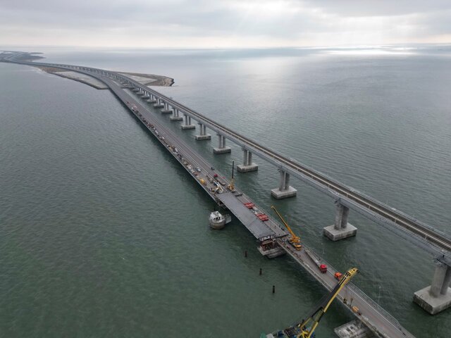 Автомобильное движение приостановят на Крымскому мосту 31 января