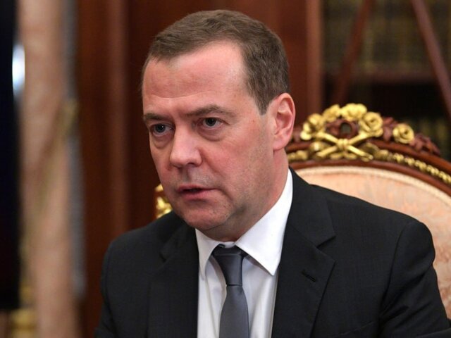 В отношении желающих гибели РФ можно действовать по правилам военного времени – Медведев