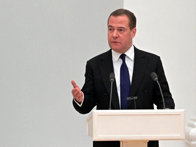 Медведев допустил смягчение правил использования маткапитала в новых регионах РФ
