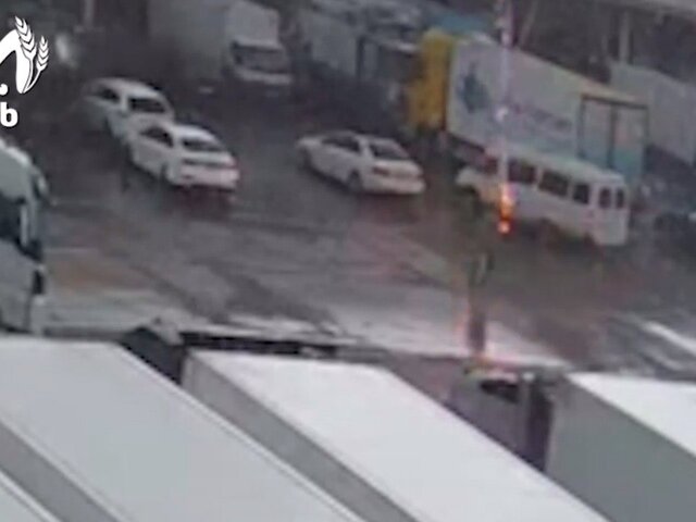 Удар молнии в голову убил жителя Крыма на овощной базе в Краснодаре