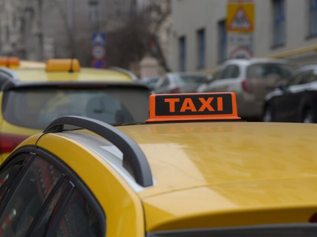 Минтранс РФ пообещал запустить информационную систему легкового такси с 1 сентября