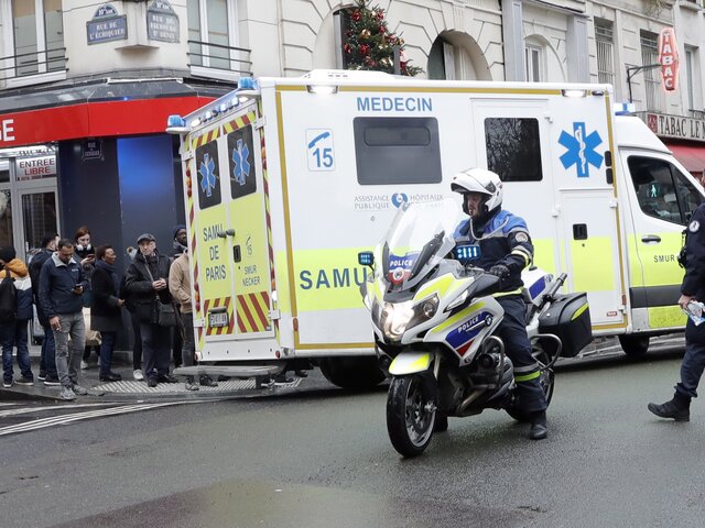 Четыре человека пострадали при взрыве в Париже – СМИ