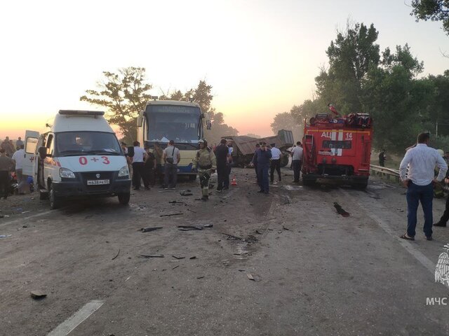 9 человек погибли и 20 госпитализированы после ДТП с участием автобуса в Дагестане
