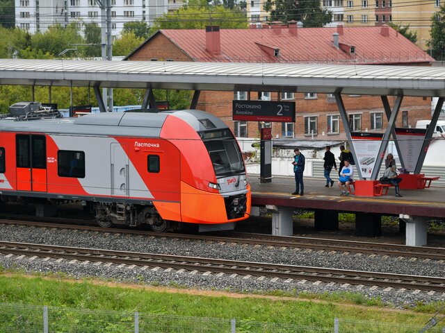 Интервалы движения поездов временно увеличивали на МЦК в Москве