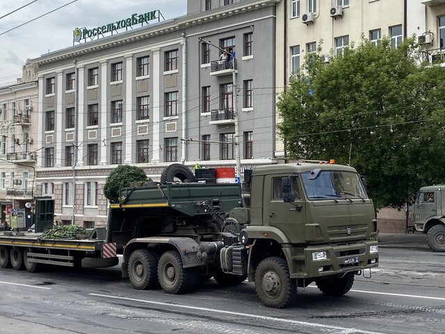 Вагнеровцы готовятся к отходу от штаба ЮВО в Ростове-на-Дону