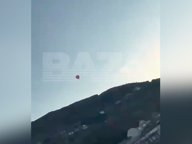 Воздушный шар с людьми ударился о скалу и упал в Махачкале