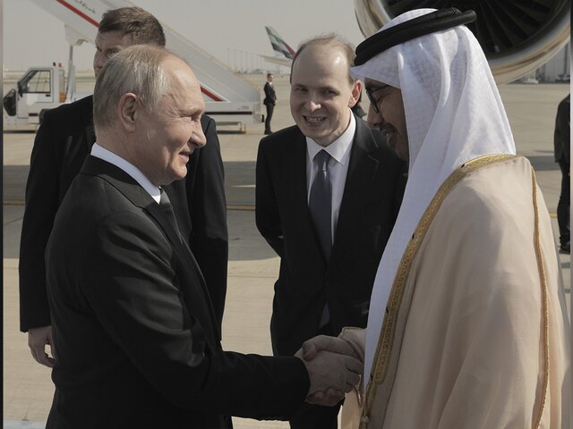 Путин прибыл на переговоры с президентом ОАЭ в Абу-Даби